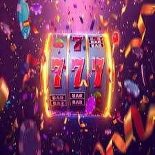 678 slots မြန်မာ ကစားသမားများ ဂိမ်းကစားနေသောမြင်ကွင်း